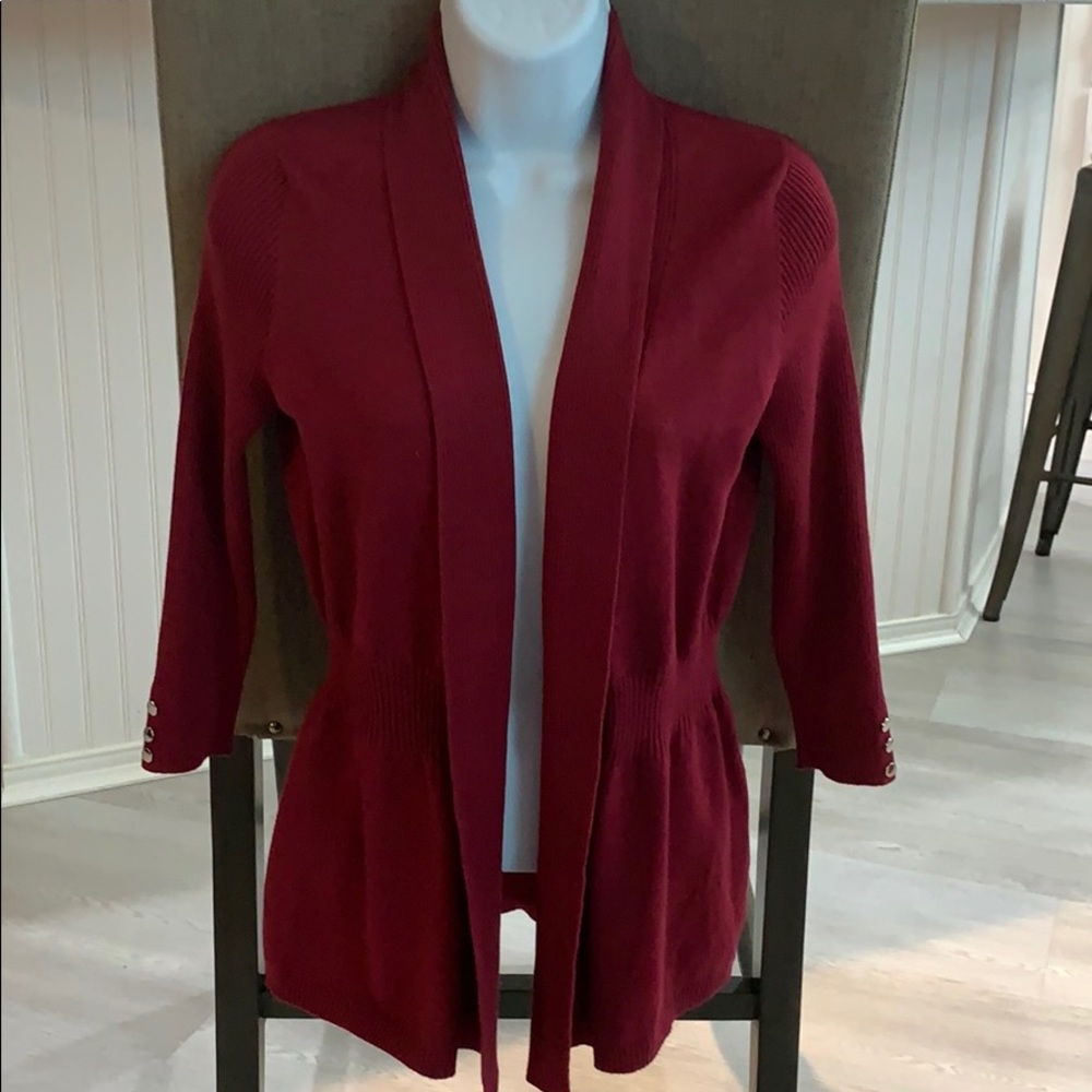 Light 3/4 sweater